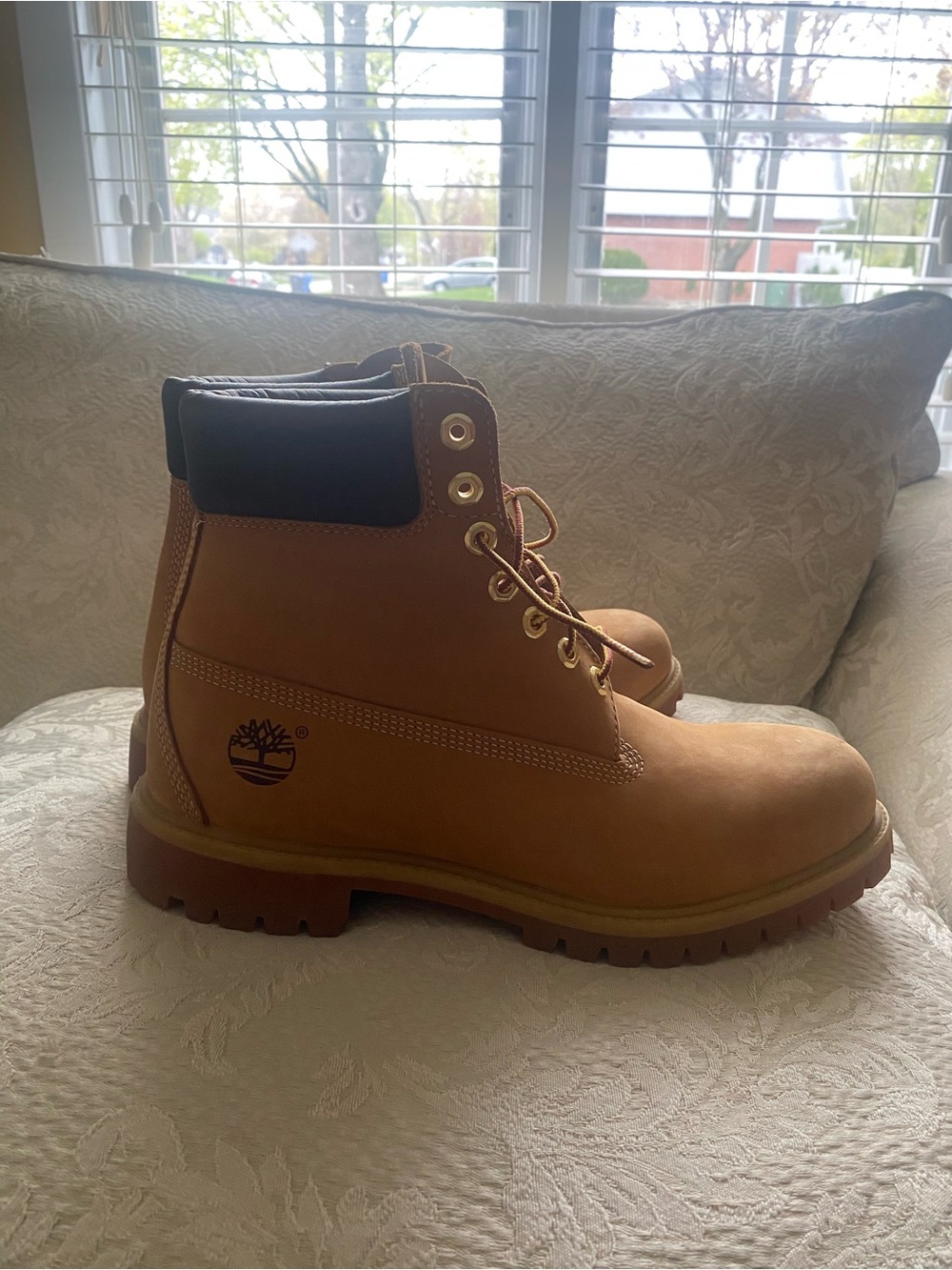 Timberland Wheat Tan Leather Work Boots with Black Collar